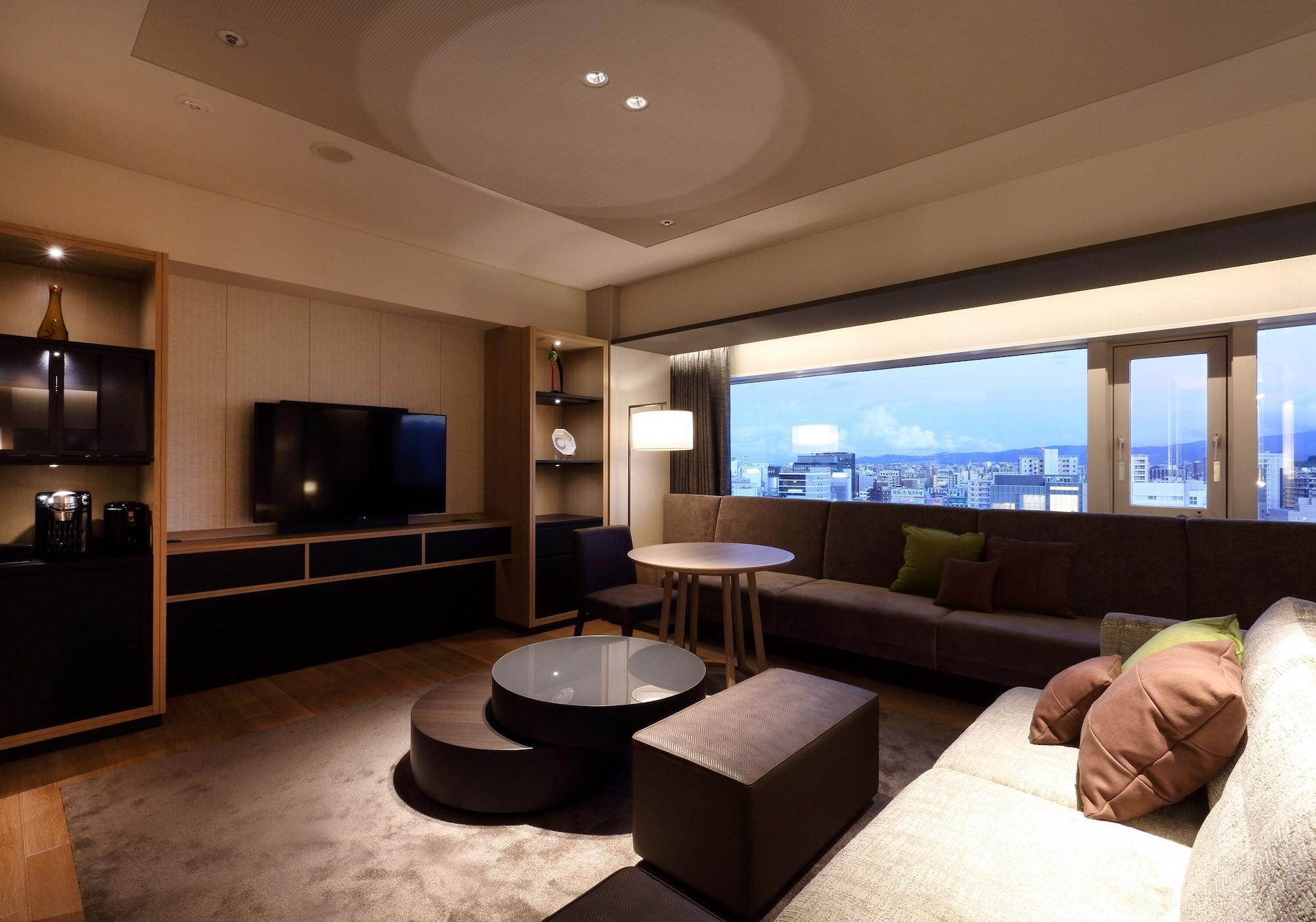 Solaria Nishitetsu Hotel 4*